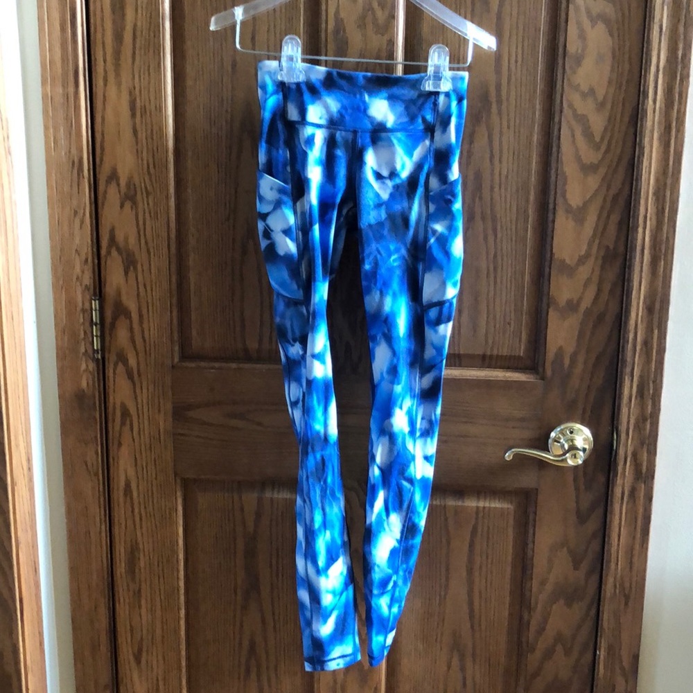 Blue and white Lululemon leggings